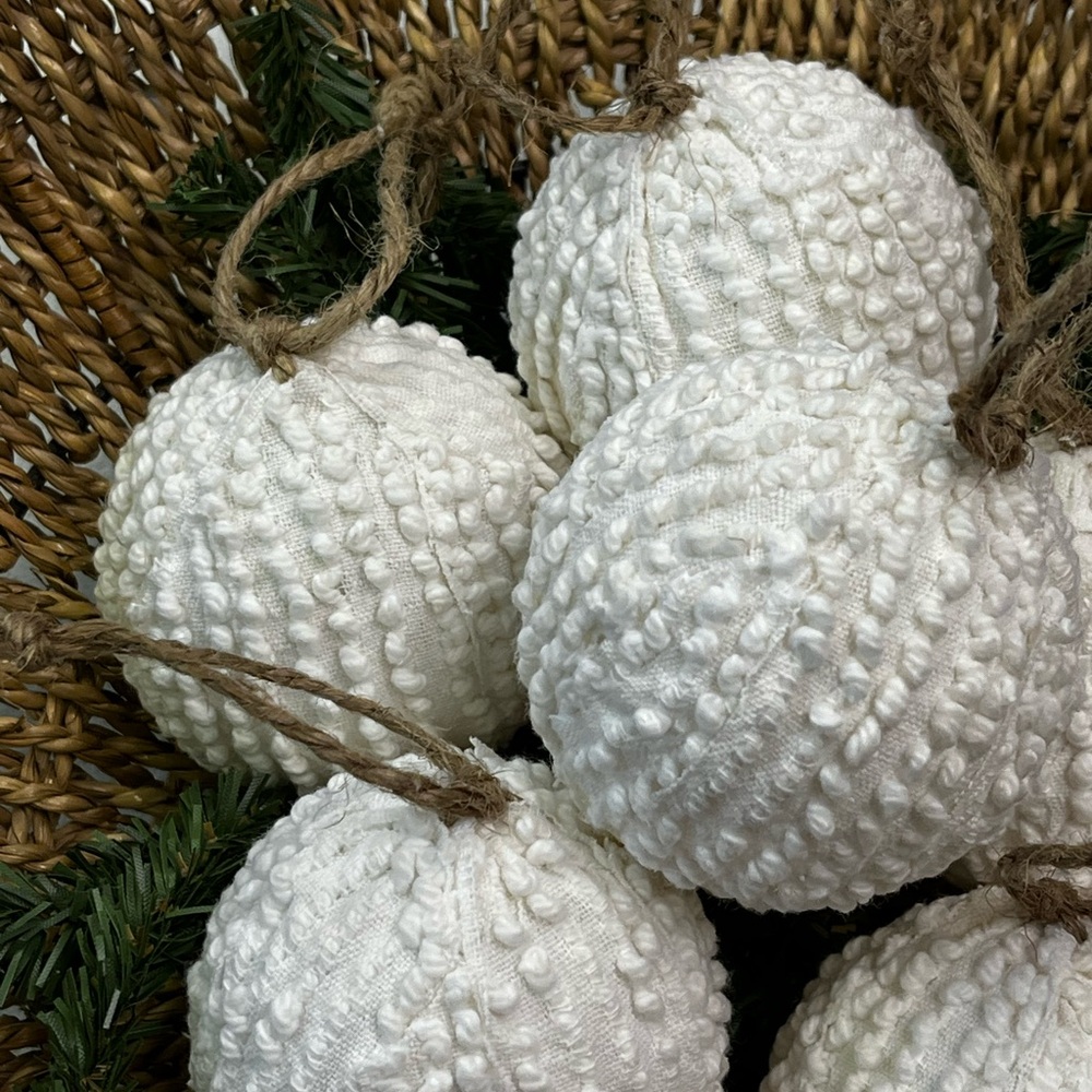 6 Handmade Chenille Hobnail Farmhouse Primitive Vintage Christmas Ornaments - Picture 5 of 7
